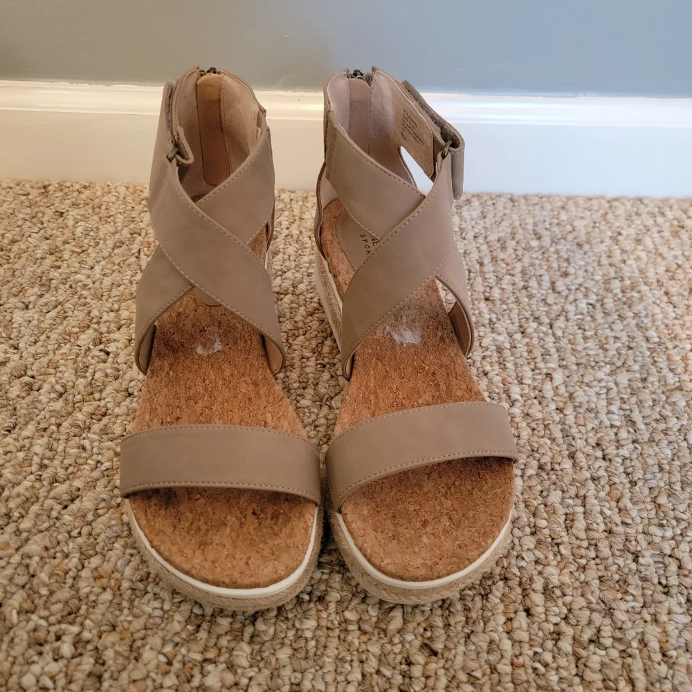 Adrienne Vittadini Tan Wedge Sandals - Picture 1 of 9